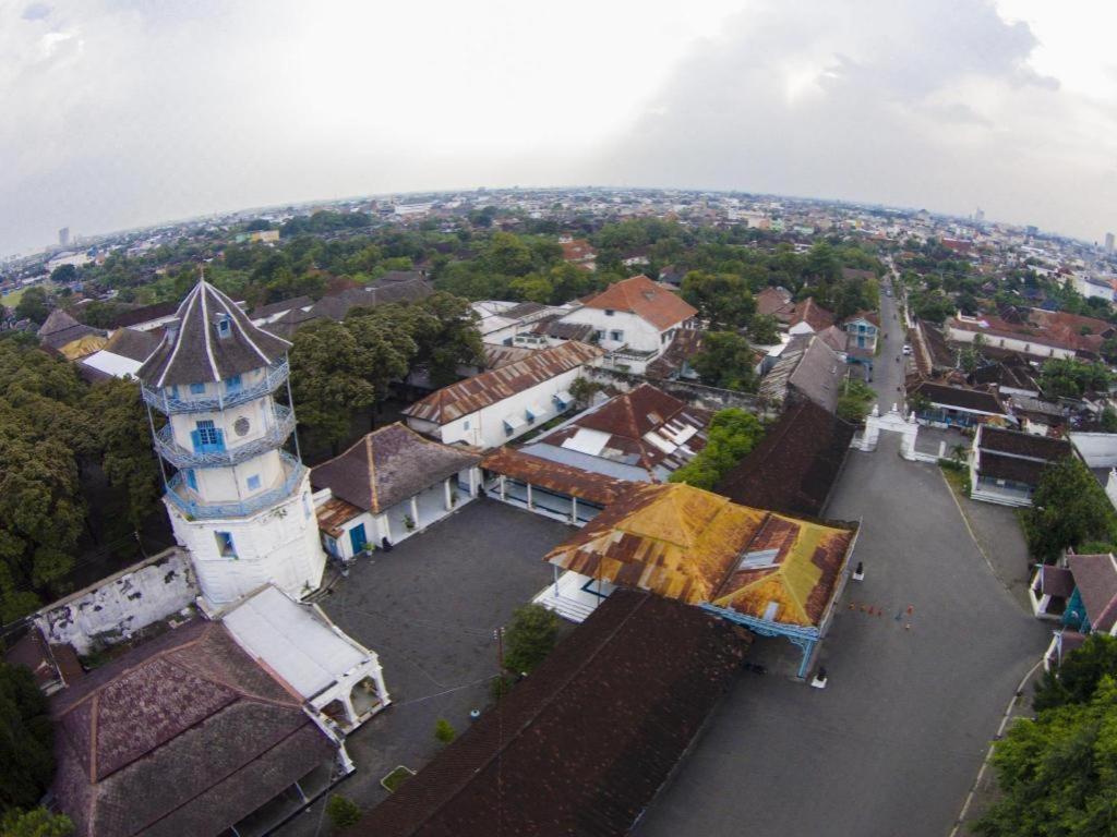 Grand Amira Hotel Solo Buitenkant foto