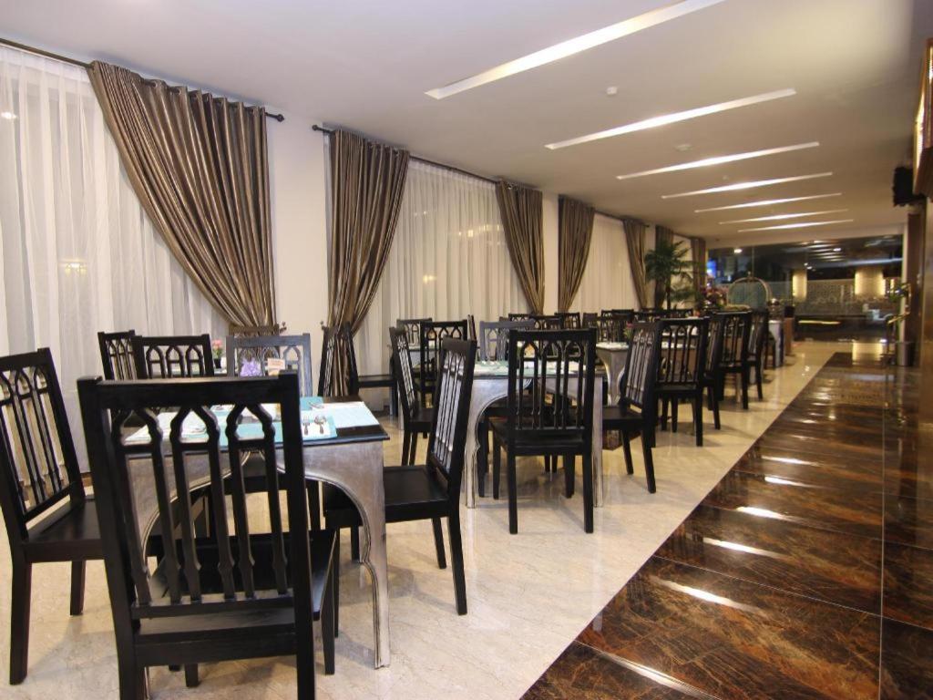 Grand Amira Hotel Solo Buitenkant foto