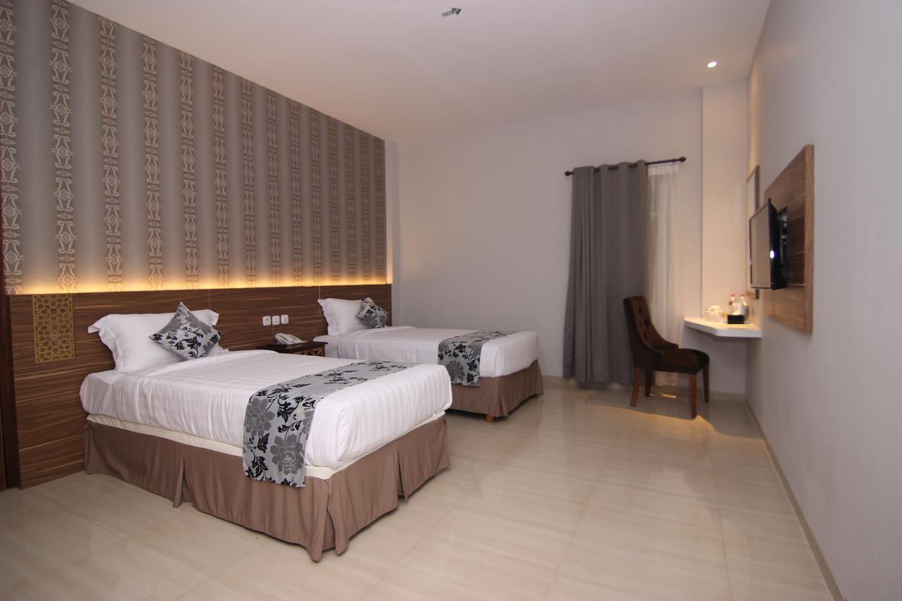 Grand Amira Hotel Solo Buitenkant foto